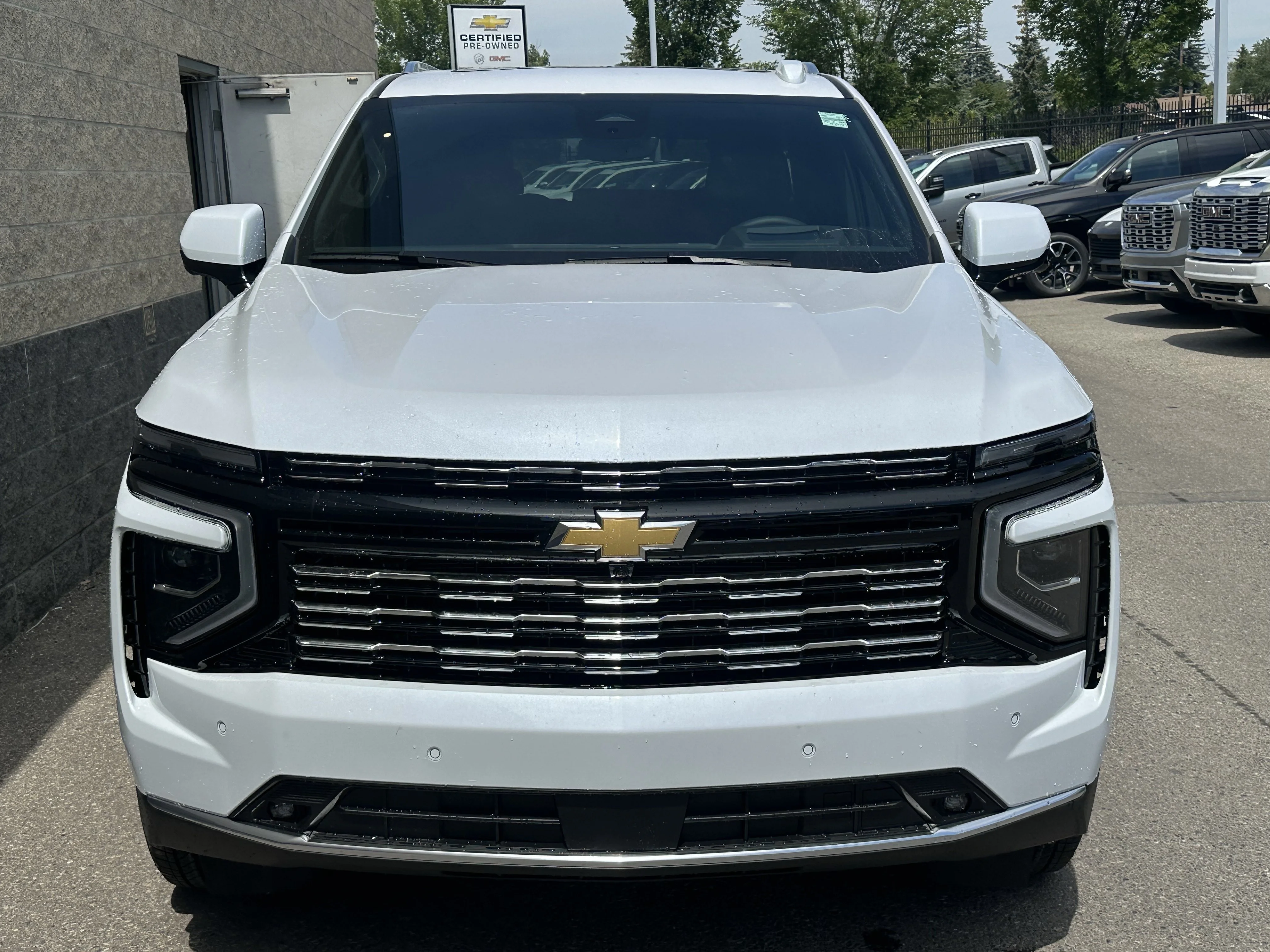 New 2026 Polar White Tricoat Chevrolet High Country image 2