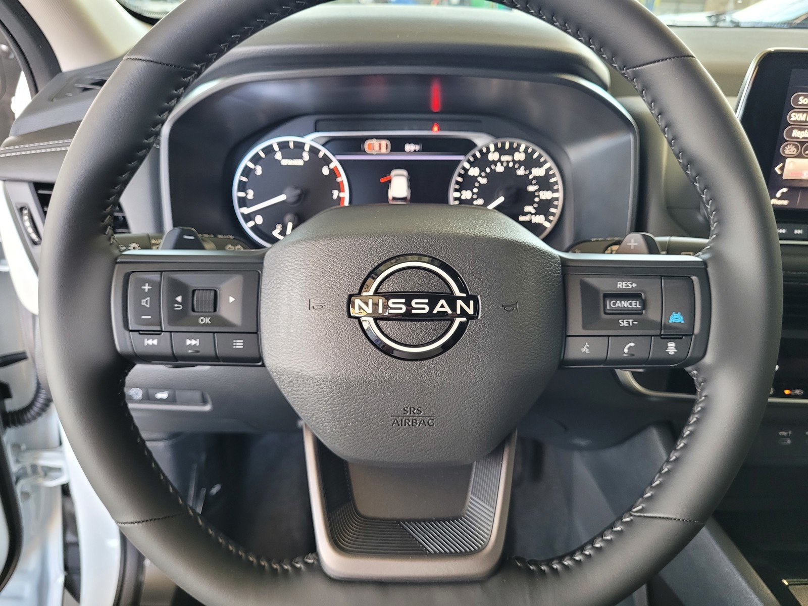 New 2026 Everest White Pearl Tricoat Nissan Dark Armor image 12