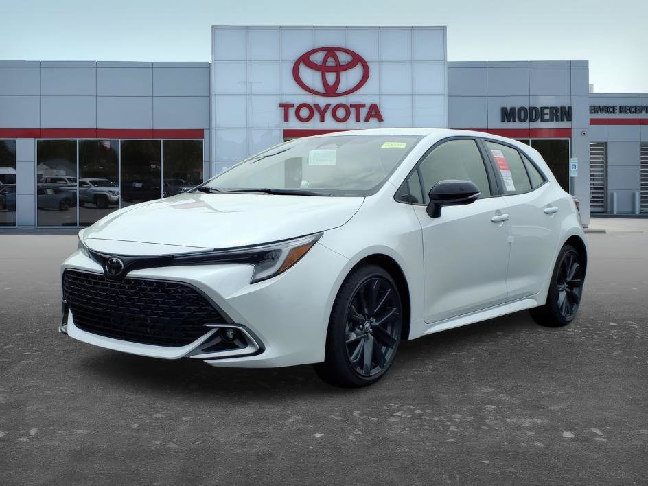 New 2026 Wind Chill Pearl Toyota XSE image 1