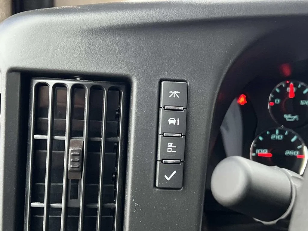 2025 Chevrolet Express Cargo Work Van - Photo 20