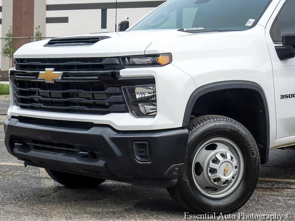 Used 2024 Summit White Chevrolet WT DRW image 3