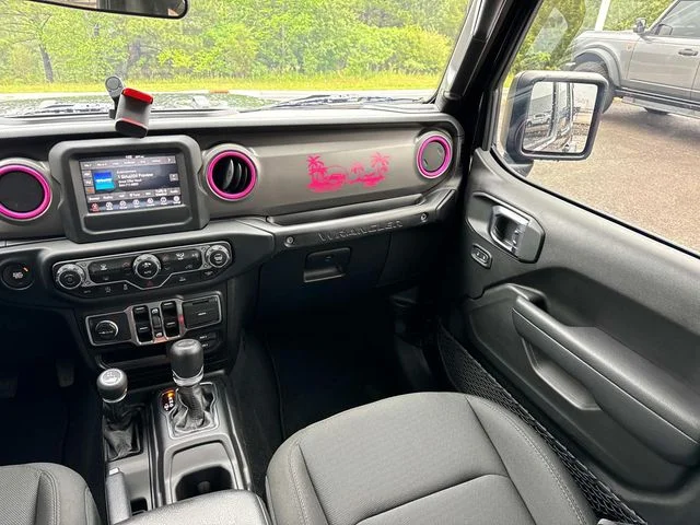 Used 2023 Black Jeep Sport S image 19