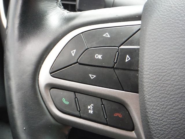Used 2020 Silver Jeep Limited image 35