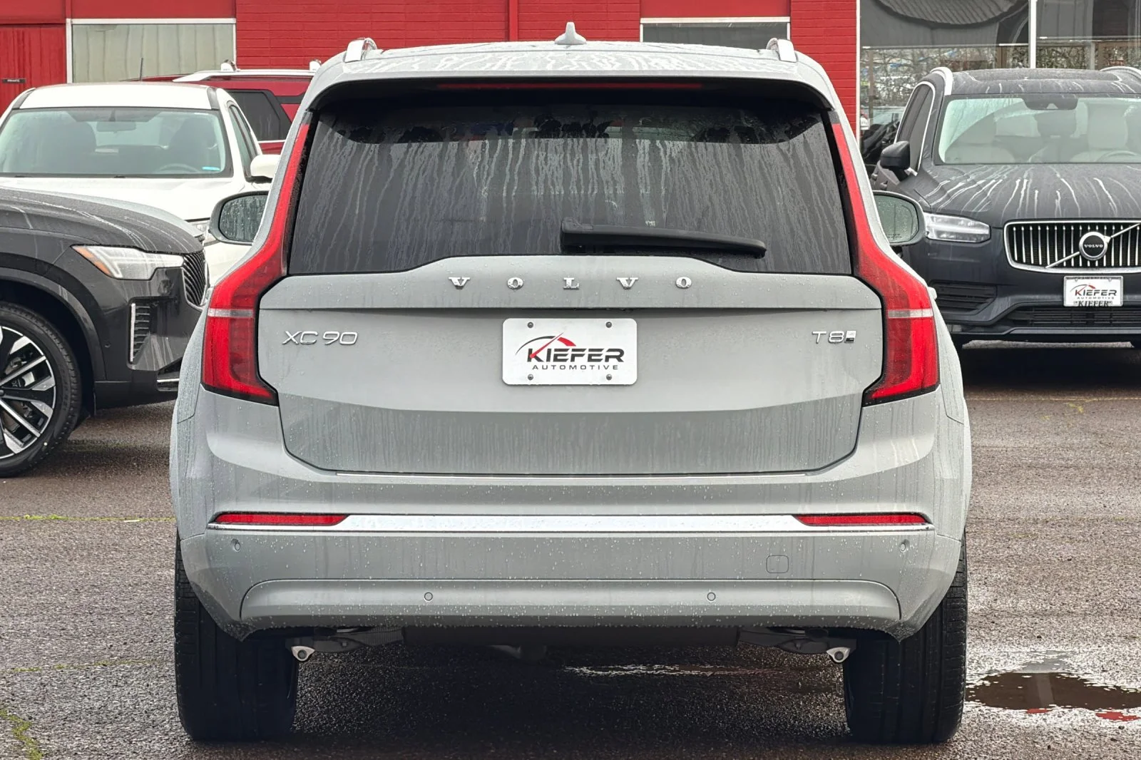 New 2026 VAPOUR GRAY Volvo Plus image 5