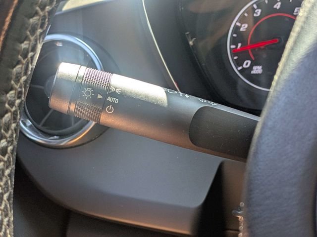 Used 2019 Silver Chevrolet 1LT image 27