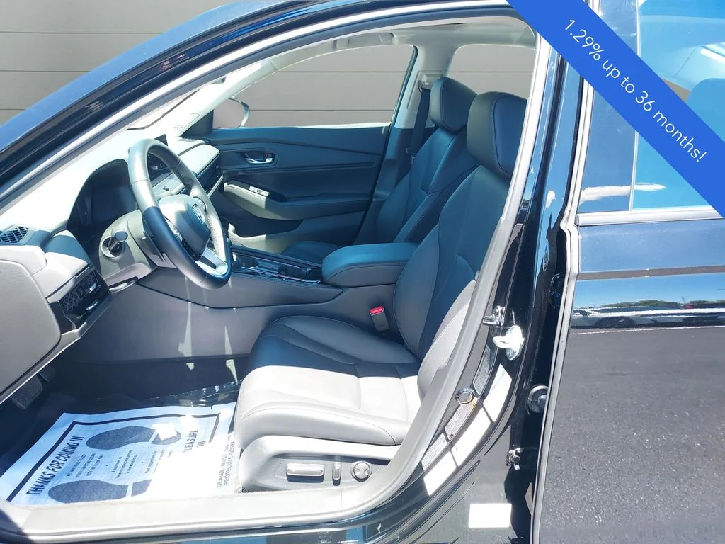Used 2024 Black Honda Touring image 9