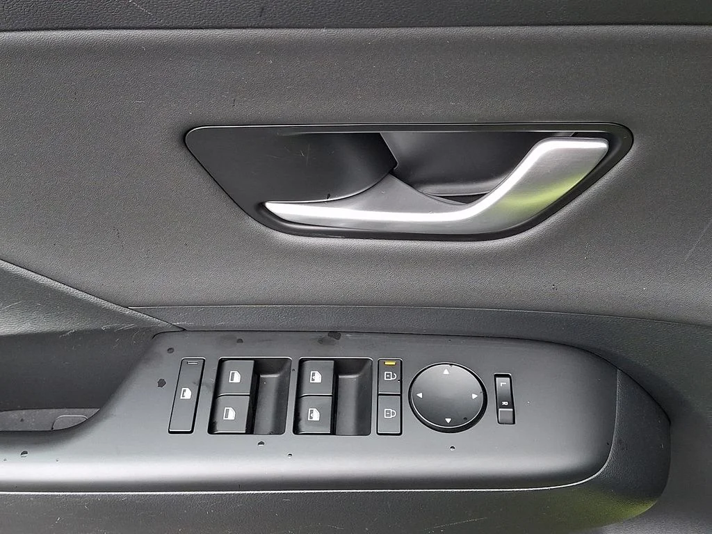 2024 Hyundai Kona Limited - Photo 12