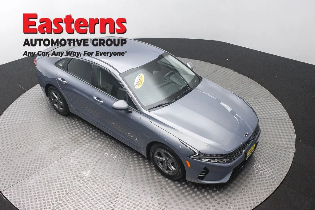 Used 2021 Silver Kia LXS image 3