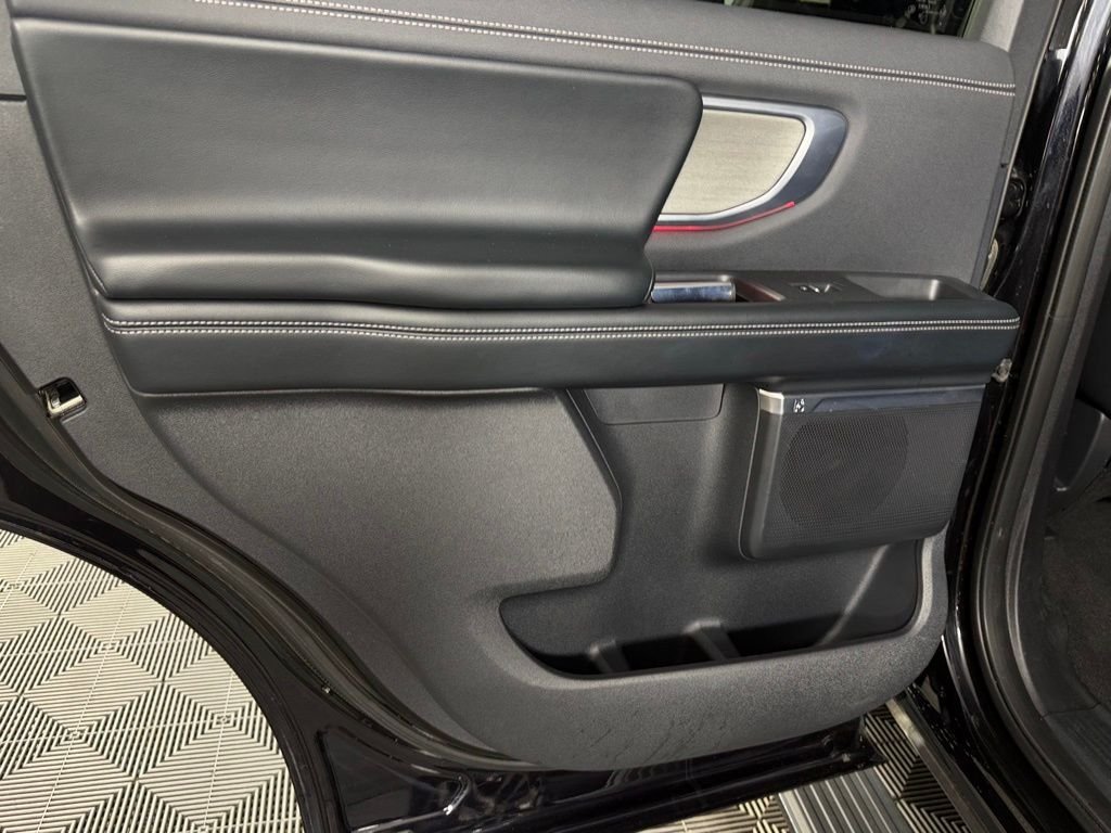 Used 2025 Black Metallic Ford Platinum image 28