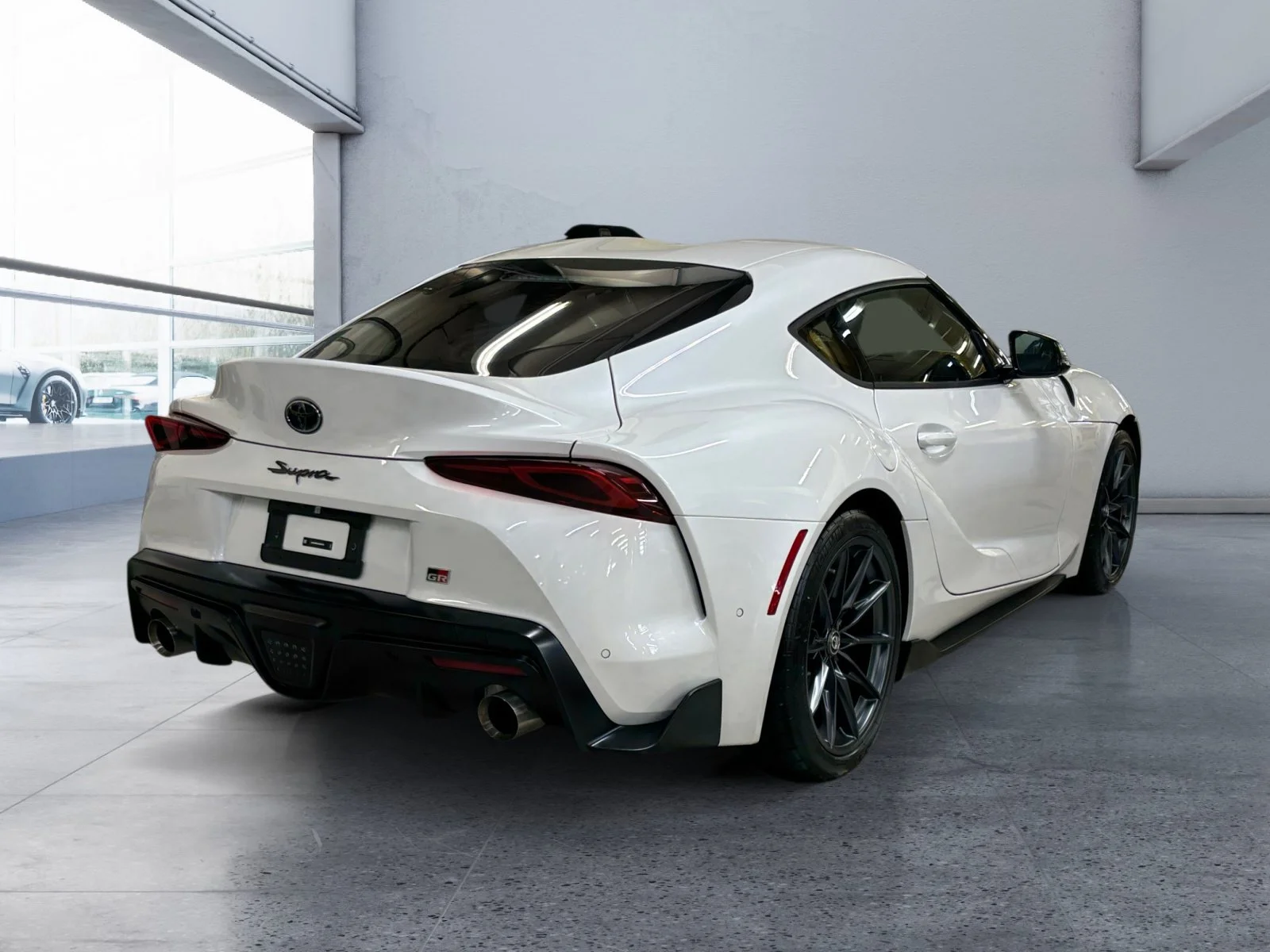 Used 2025 White Toyota 3.0 image 5