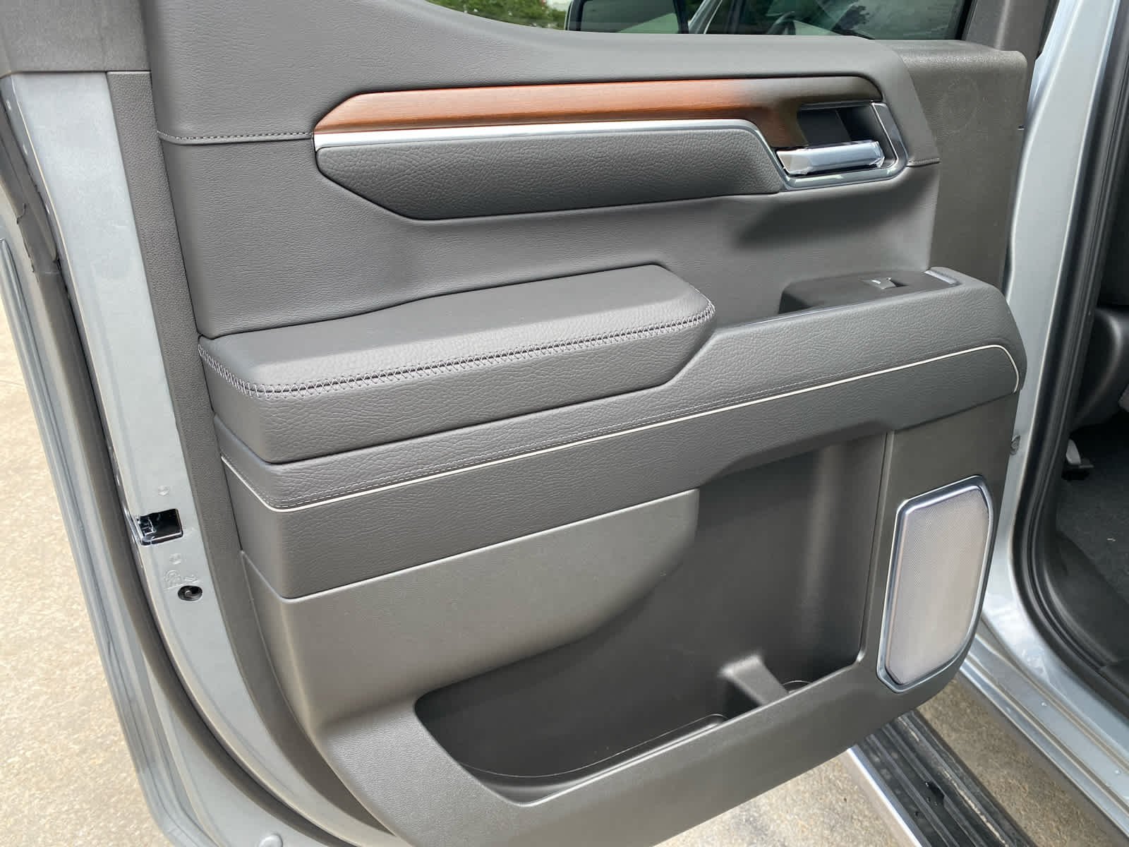 New 2026 Sterling Metallic GMC Denali image 23