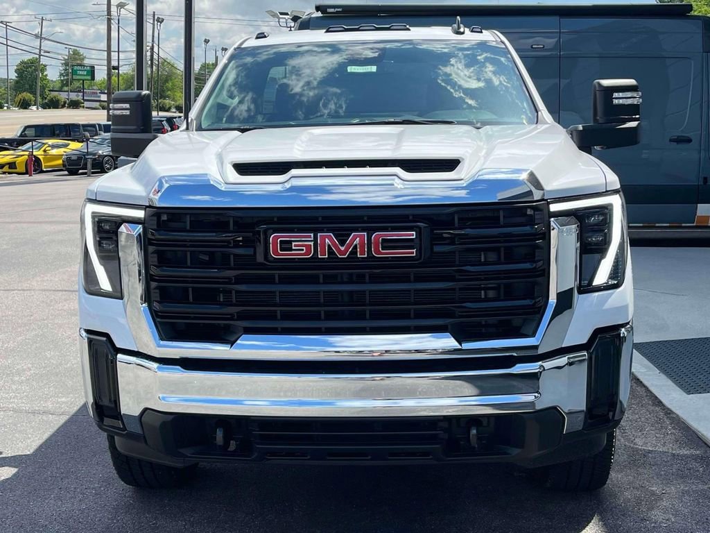 2025 GMC Sierra 3500HD Pro - Photo 8