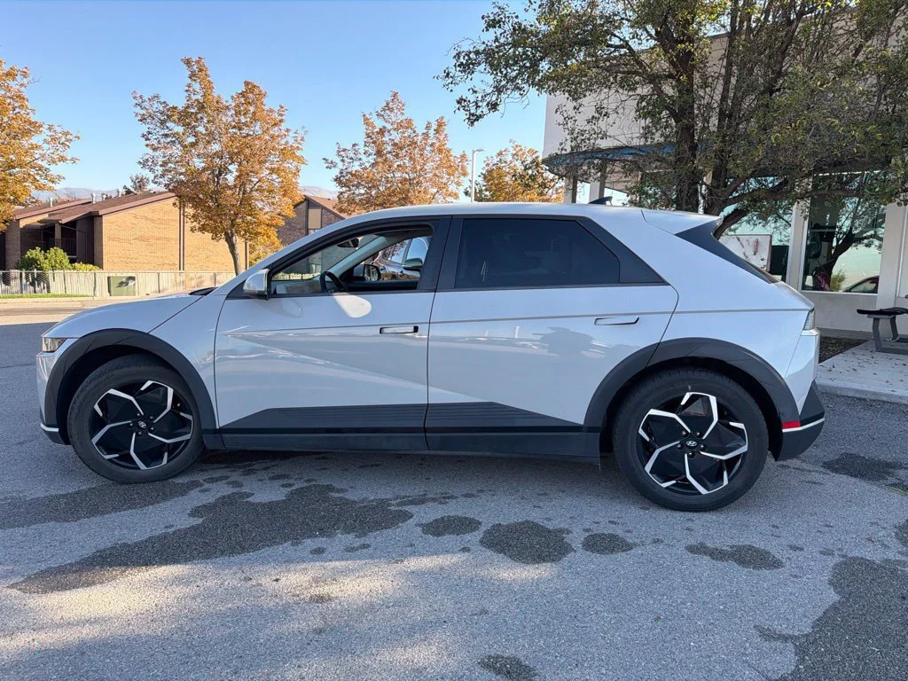 Used 2024 Cyber Gray Hyundai SEL image 9
