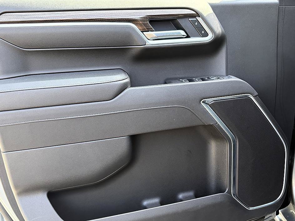 Used 2025 Sterling Gray Metallic Chevrolet LT image 15