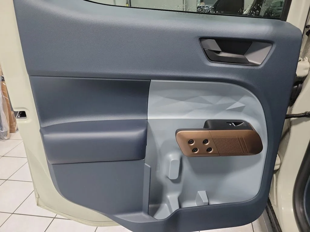 Used 2024  Ford Lariat image 27