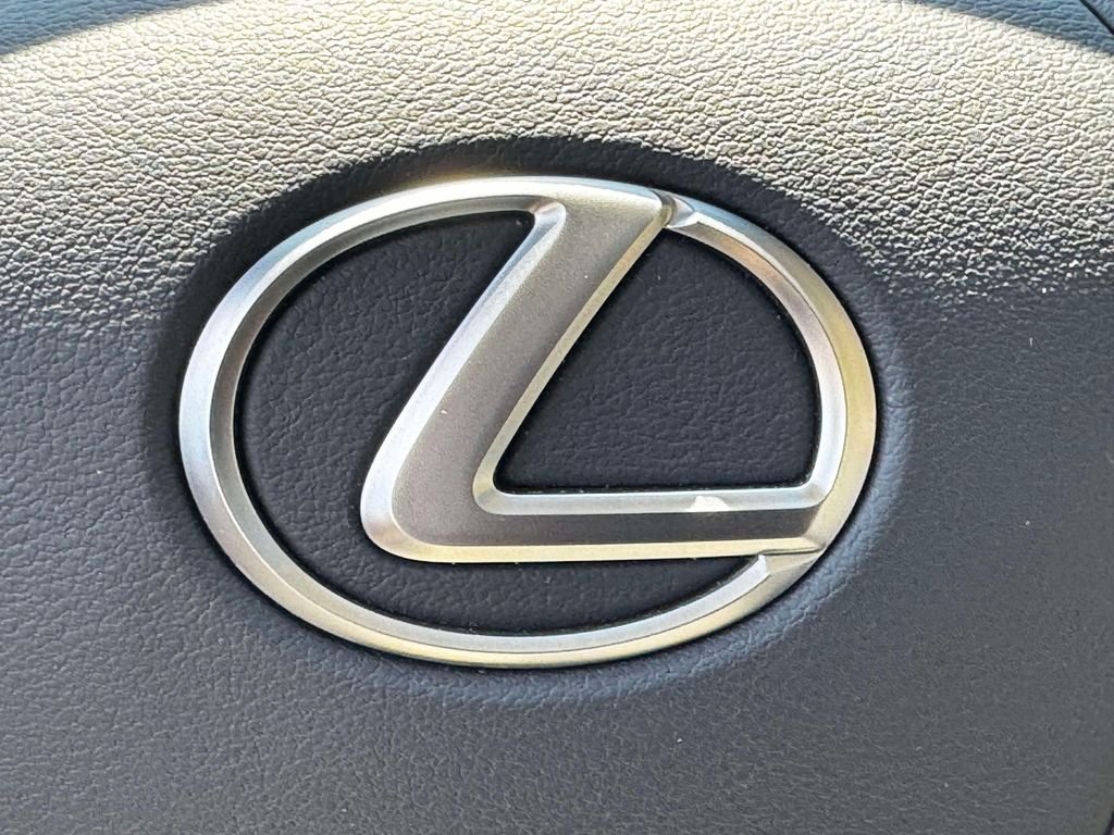 Used 2023 White Lexus 350 image 31