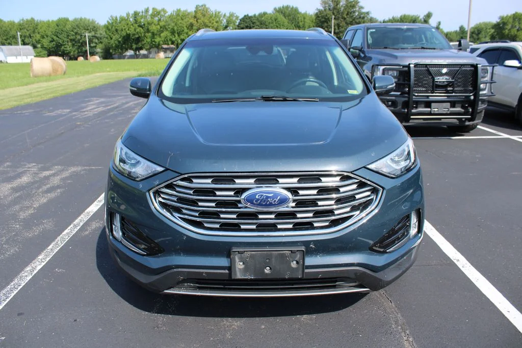 Used 2019 Sea Green Ford SEL image 2