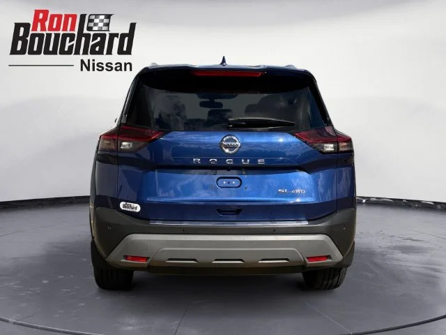 Used 2021 Blue Nissan SL image 3