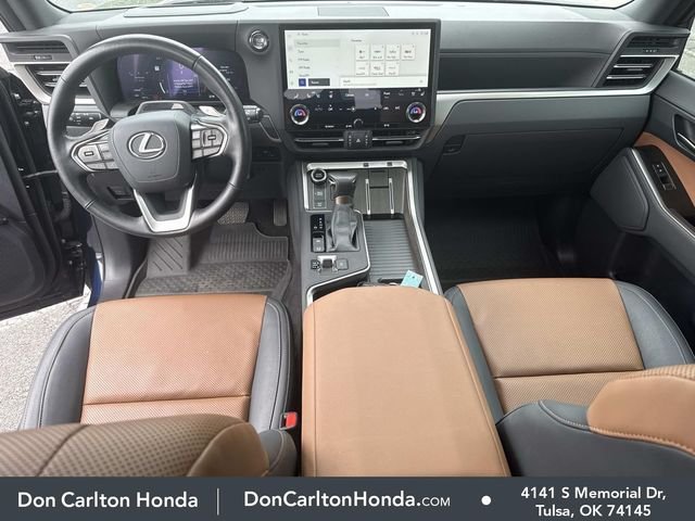 Used 2024 Mica Lexus 550 Premium+ image 17