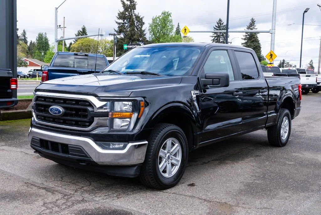 Used 2023 Black Ford XLT image 3