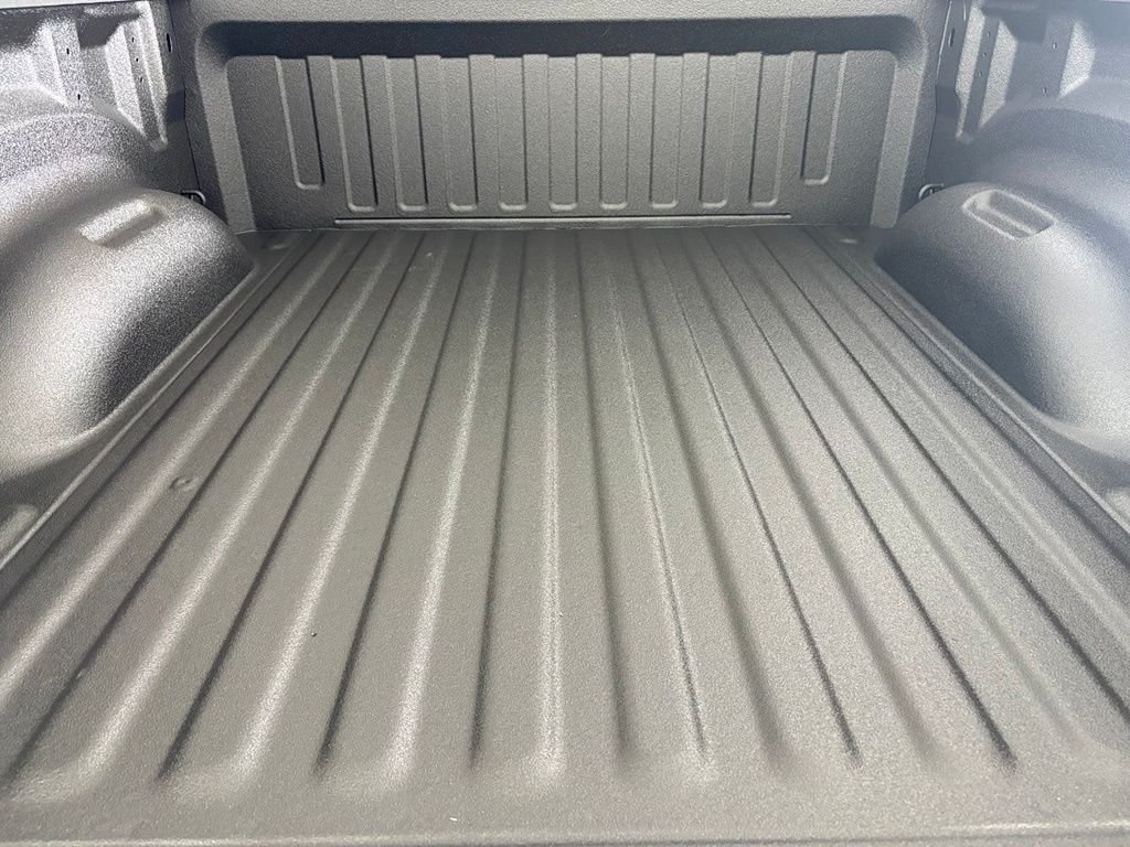 New 2026 Bright White Clear-Coat Exterior Paint RAM Laramie image 18