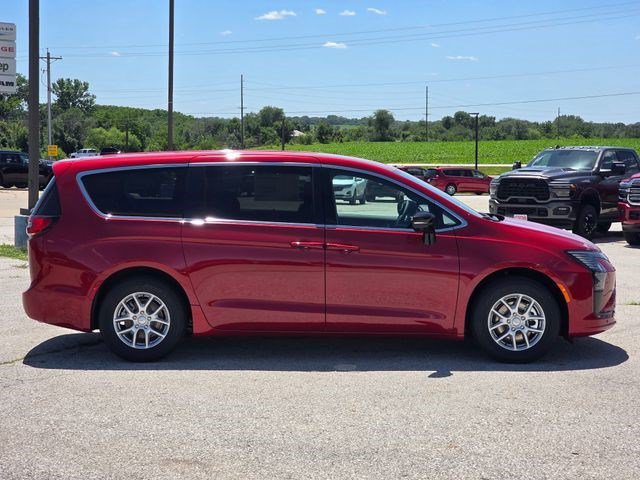 New 2027 Red Hot Pearl-Coat Exterior Paint Chrysler Select image 8