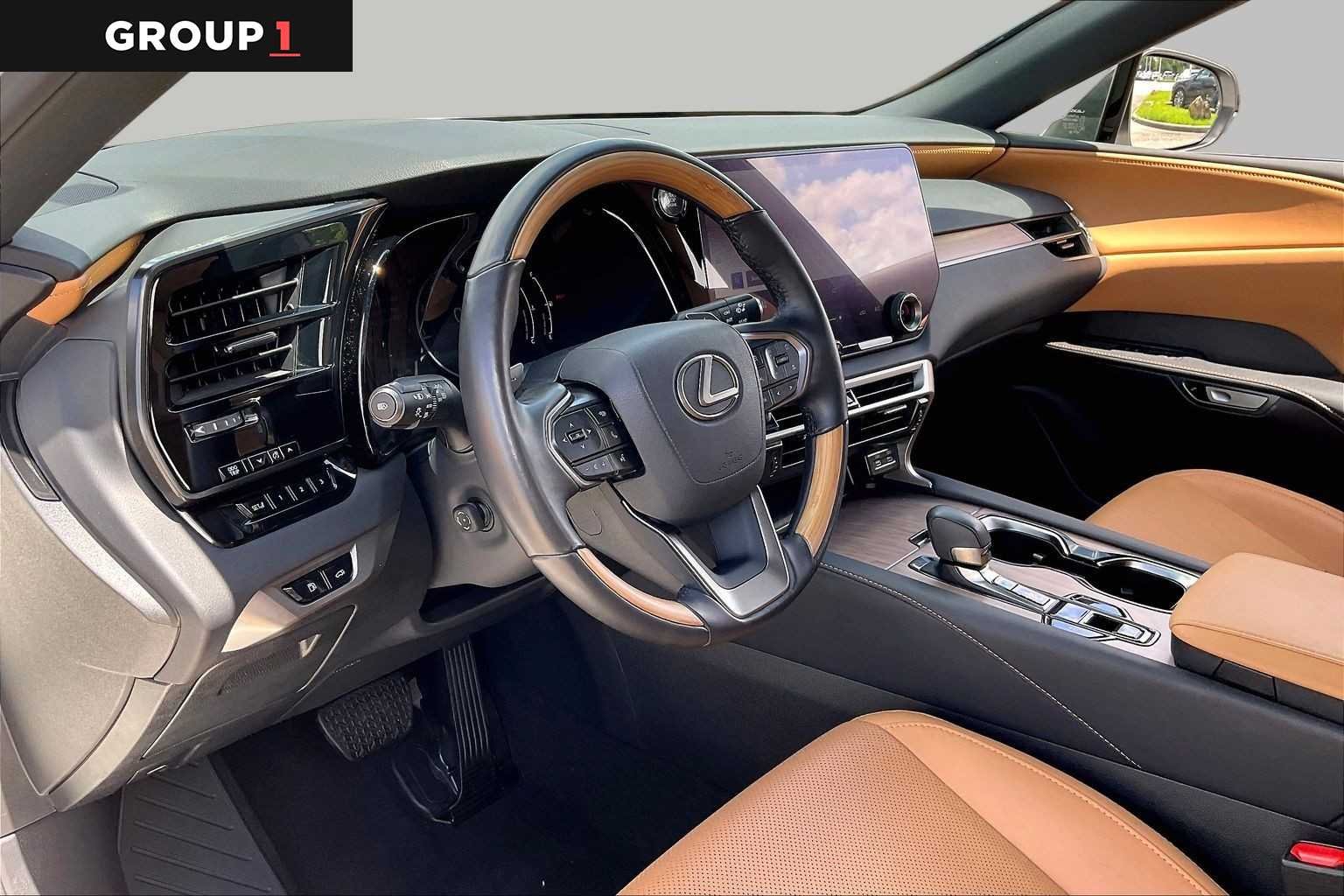 Used 2024 Eminent White Pearl Lexus Premium image 15