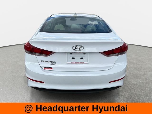 Used 2018 White Hyundai SE image 3