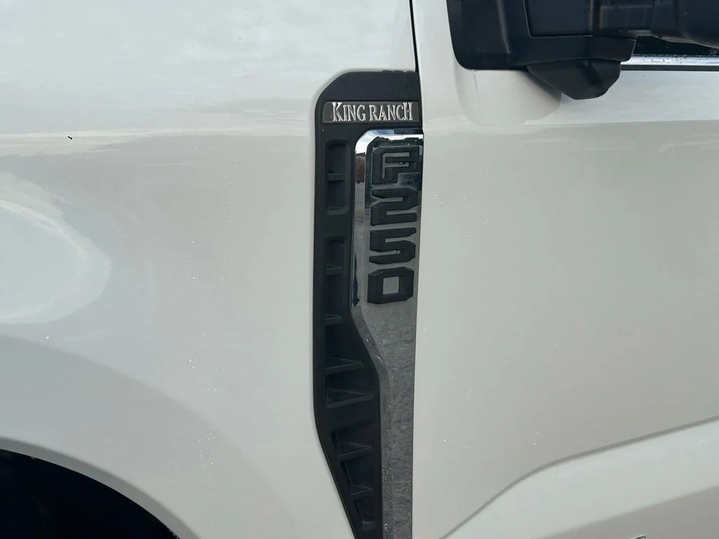 Used 2024 White Metallic Ford King Ranch image 21