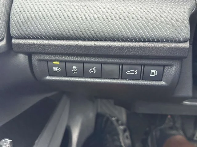 Used 2025  Toyota SE image 27