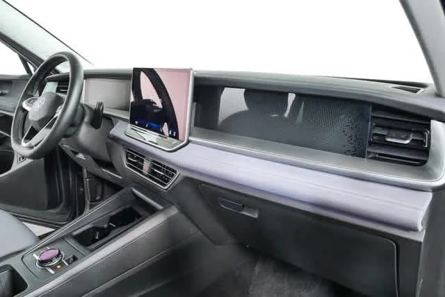 New 2026 Platinum Gray Metallic Volkswagen SE image 23