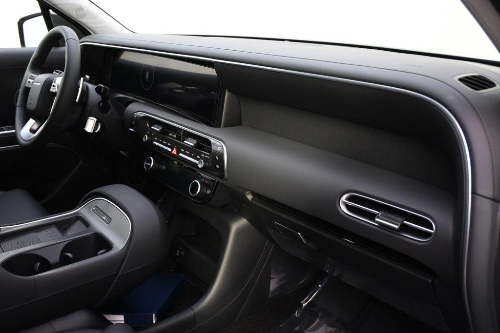 New 2026 Titainium Hyundai SEL AWD image 15