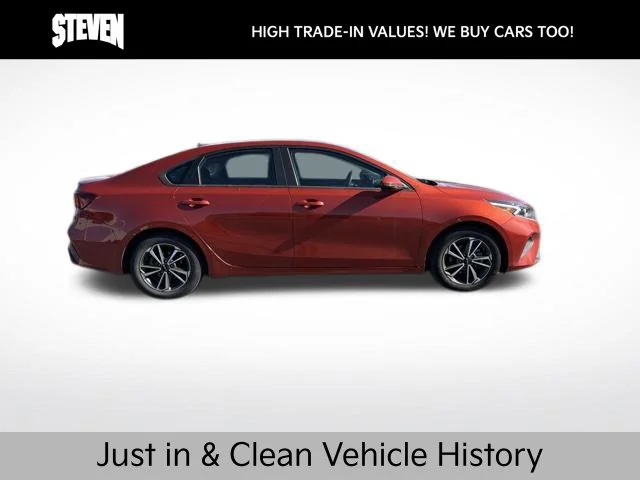 Used 2023 Red Kia LXS image 3