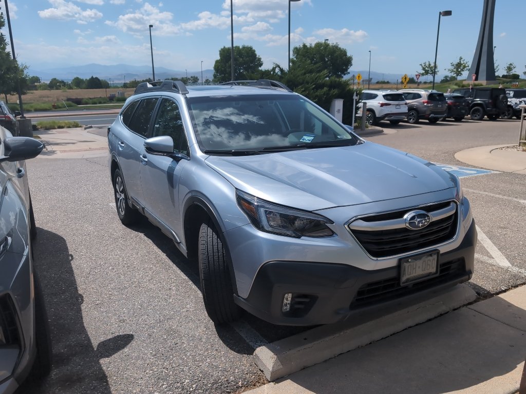 Used 2022  Subaru Premium image 4