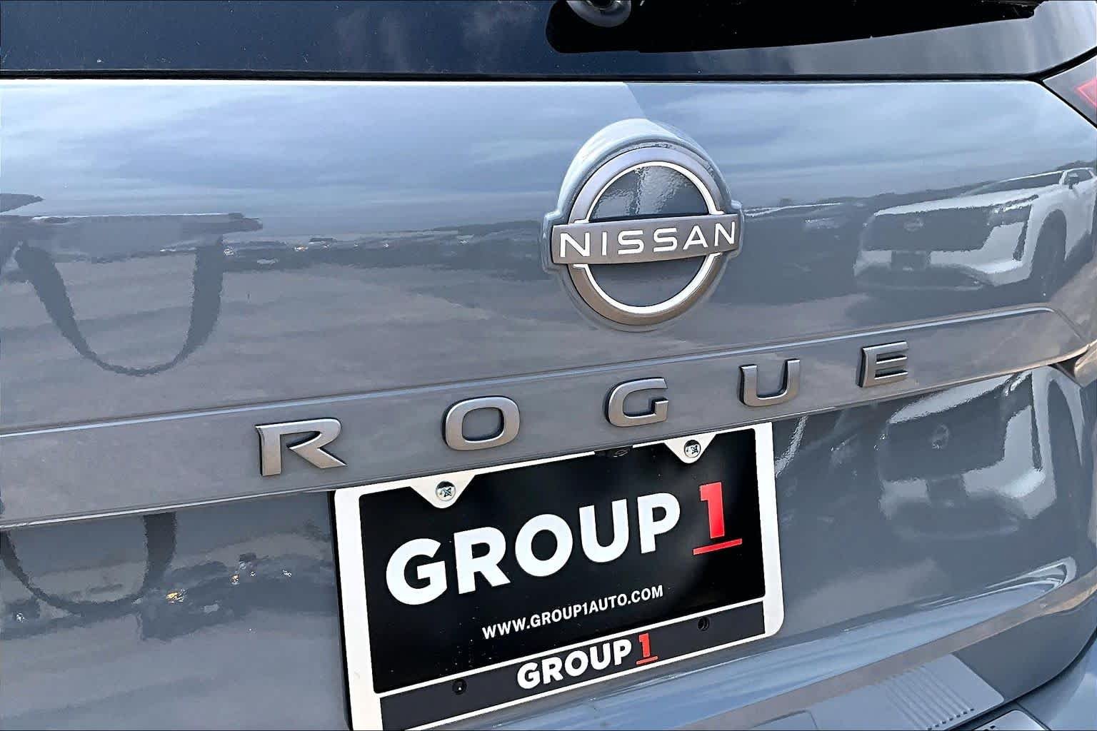 New 2026 Boulder Gray Pearl Nissan SV image 8