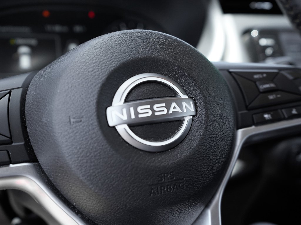 Used 2024 Boulder Gray Pearl Nissan SR image 16