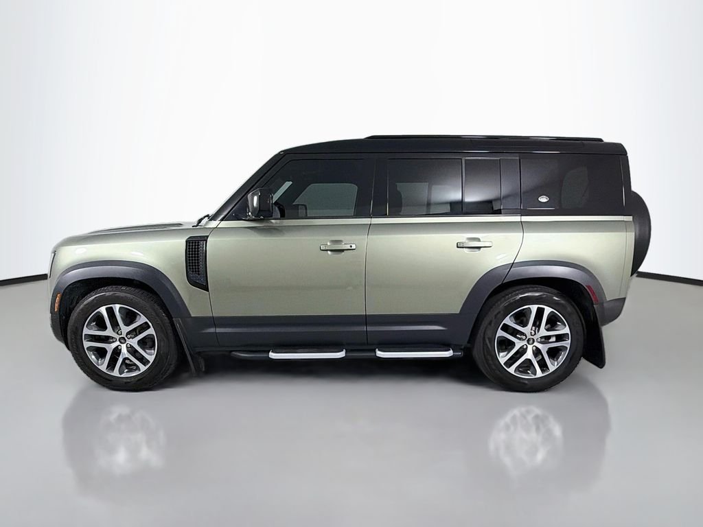 Used 2022 Green Land Rover S image 8