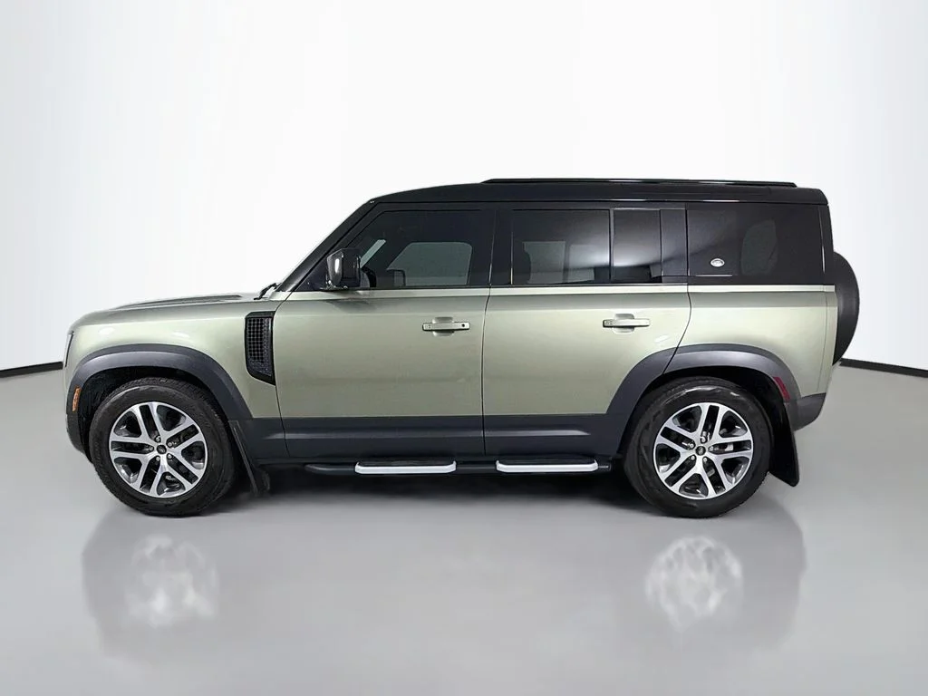 Used 2022 Green Land Rover S image 8