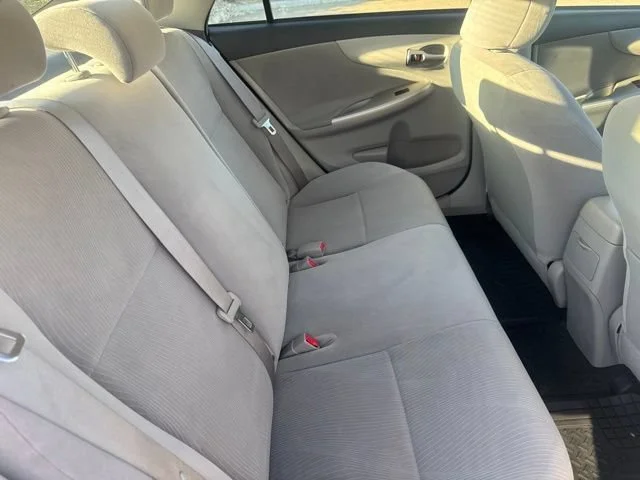 Used 2013 Magnetic Gray Metallic Toyota LE image 6