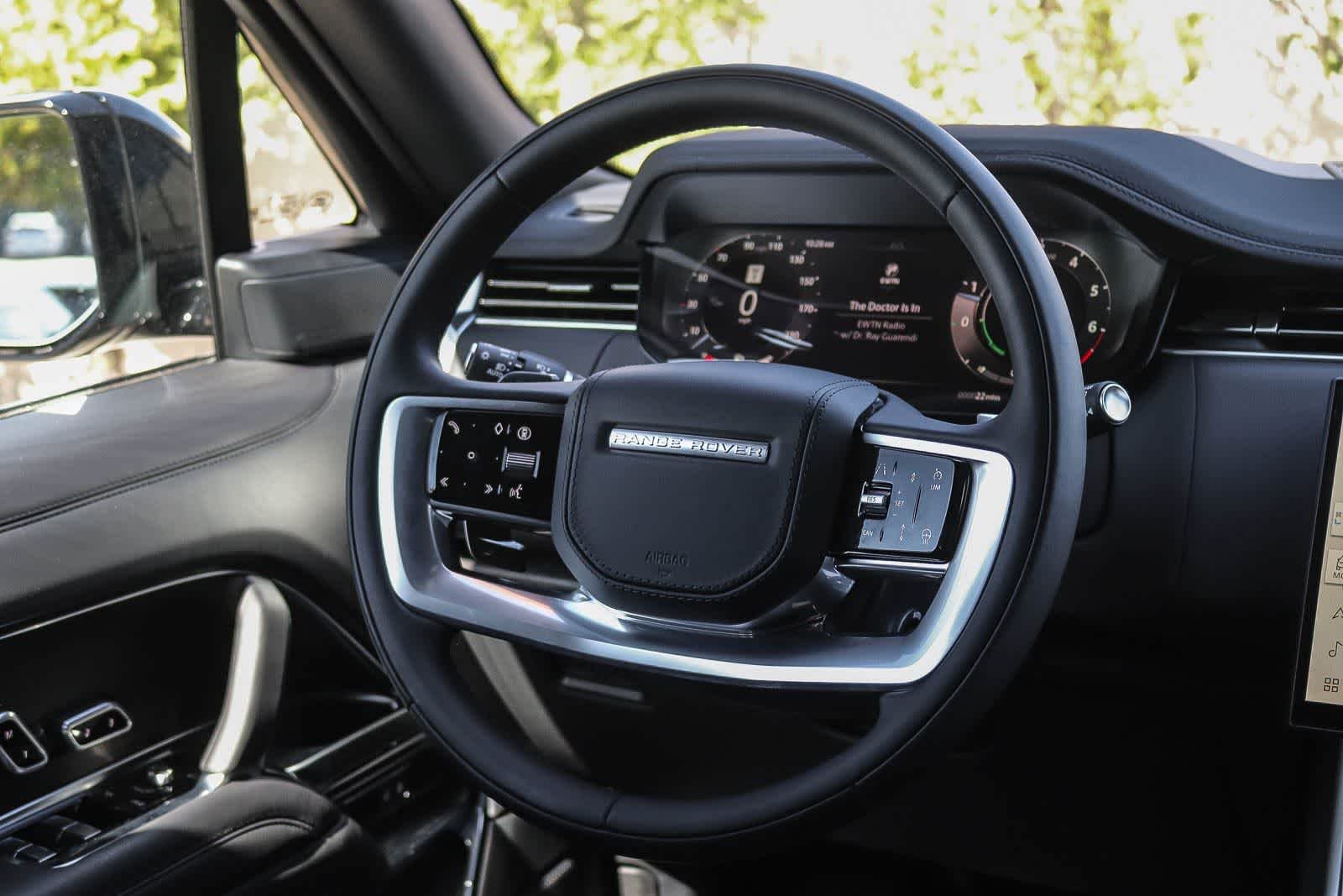 New 2026 Santorini Black Land Rover SE image 14