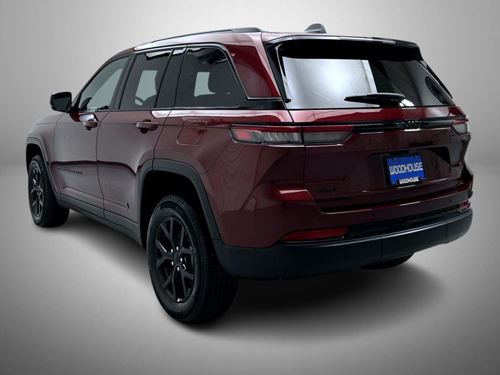 New 2025 Velvet Red Pearl-Coat Exterior Paint Jeep Altitude X image 7