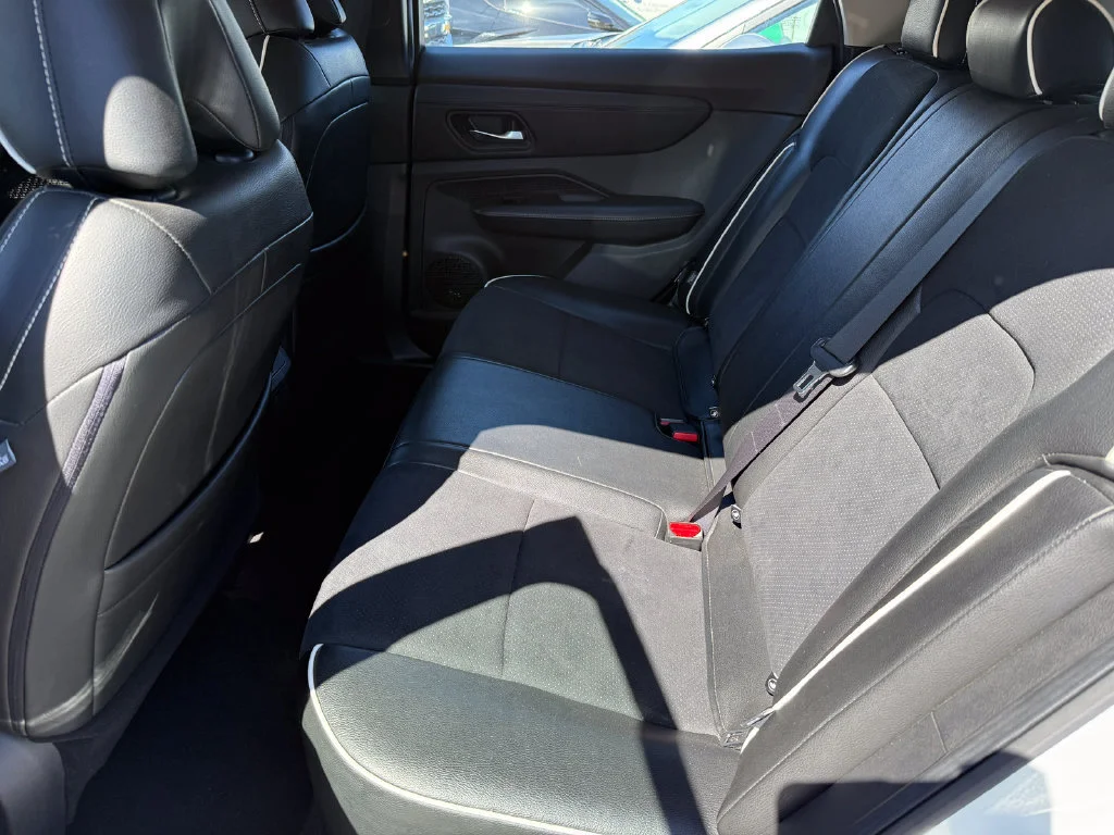 Used 2023  Nissan VENTURE+ image 14