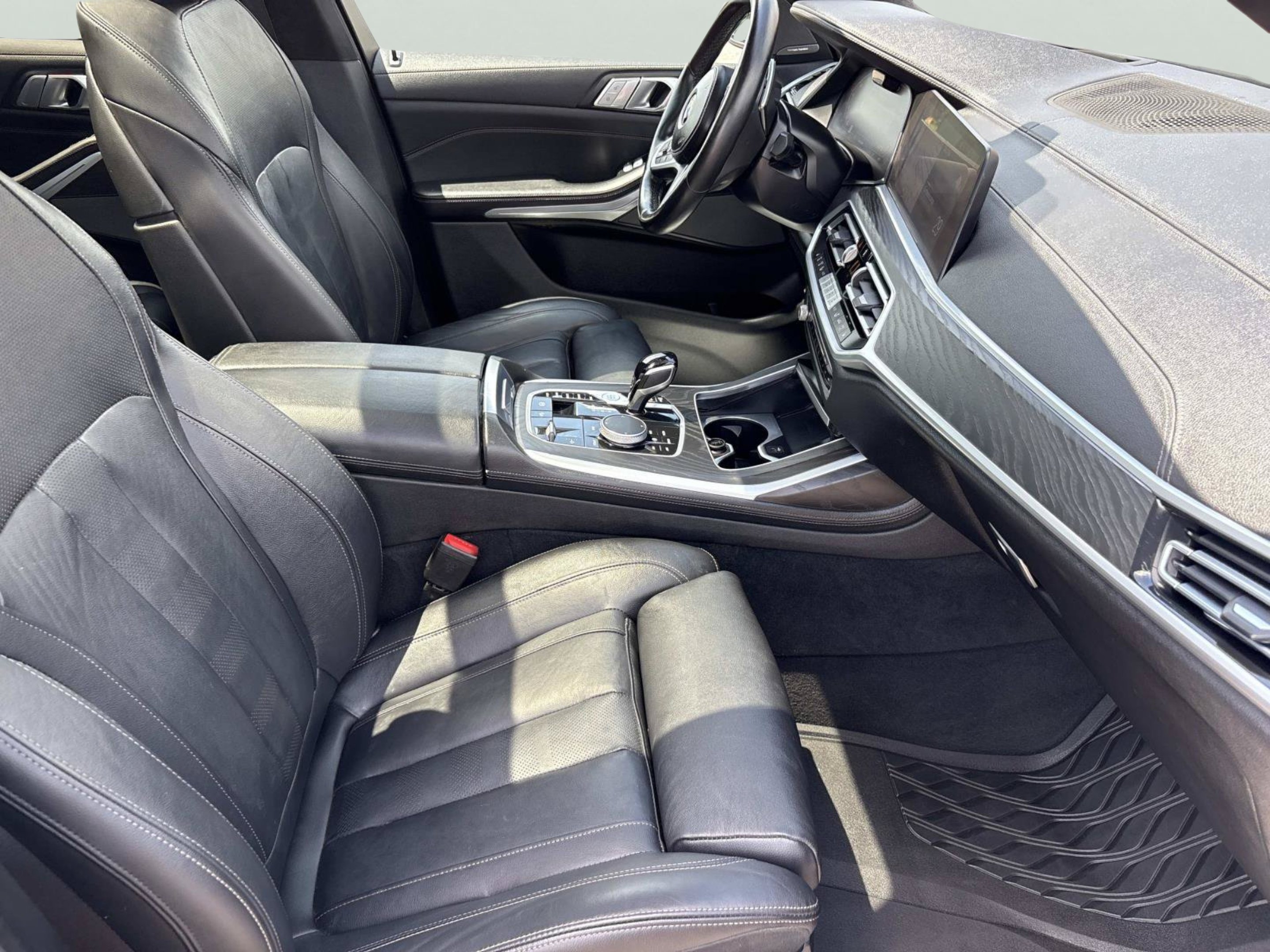 Used 2022 Arctic Grey Metallic BMW M50i image 22
