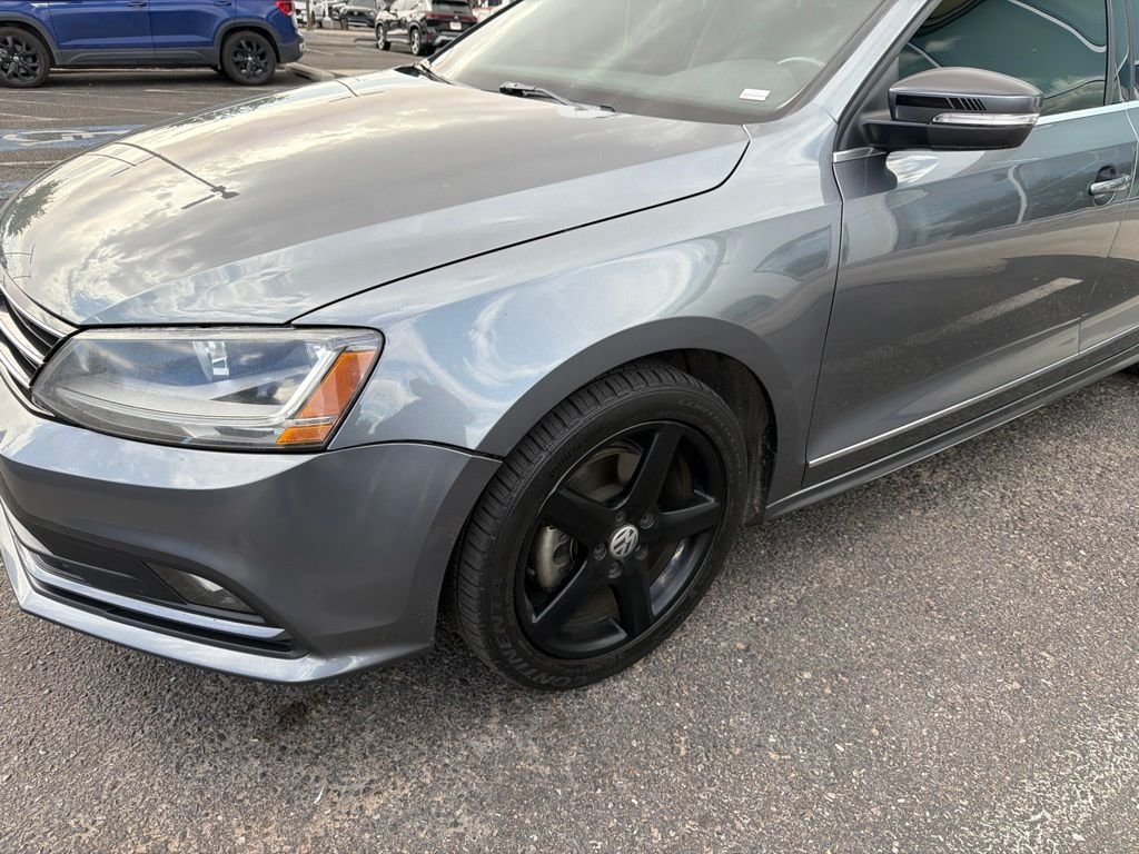 Used 2017  Volkswagen 1.8T SEL image 3