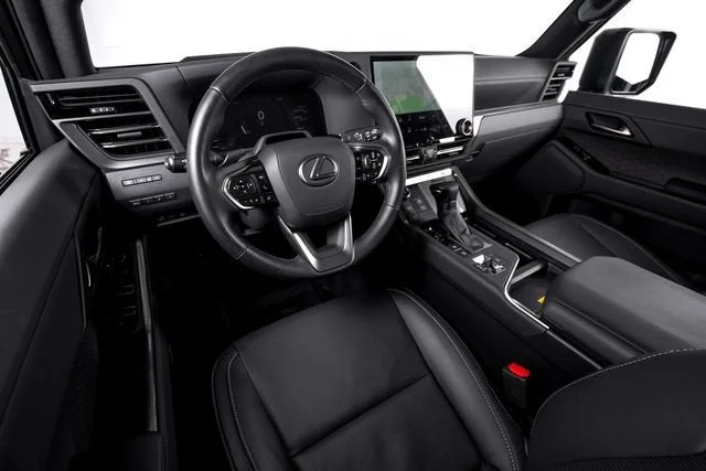 Used 2025 Incognito Lexus 550 Premium+ image 28