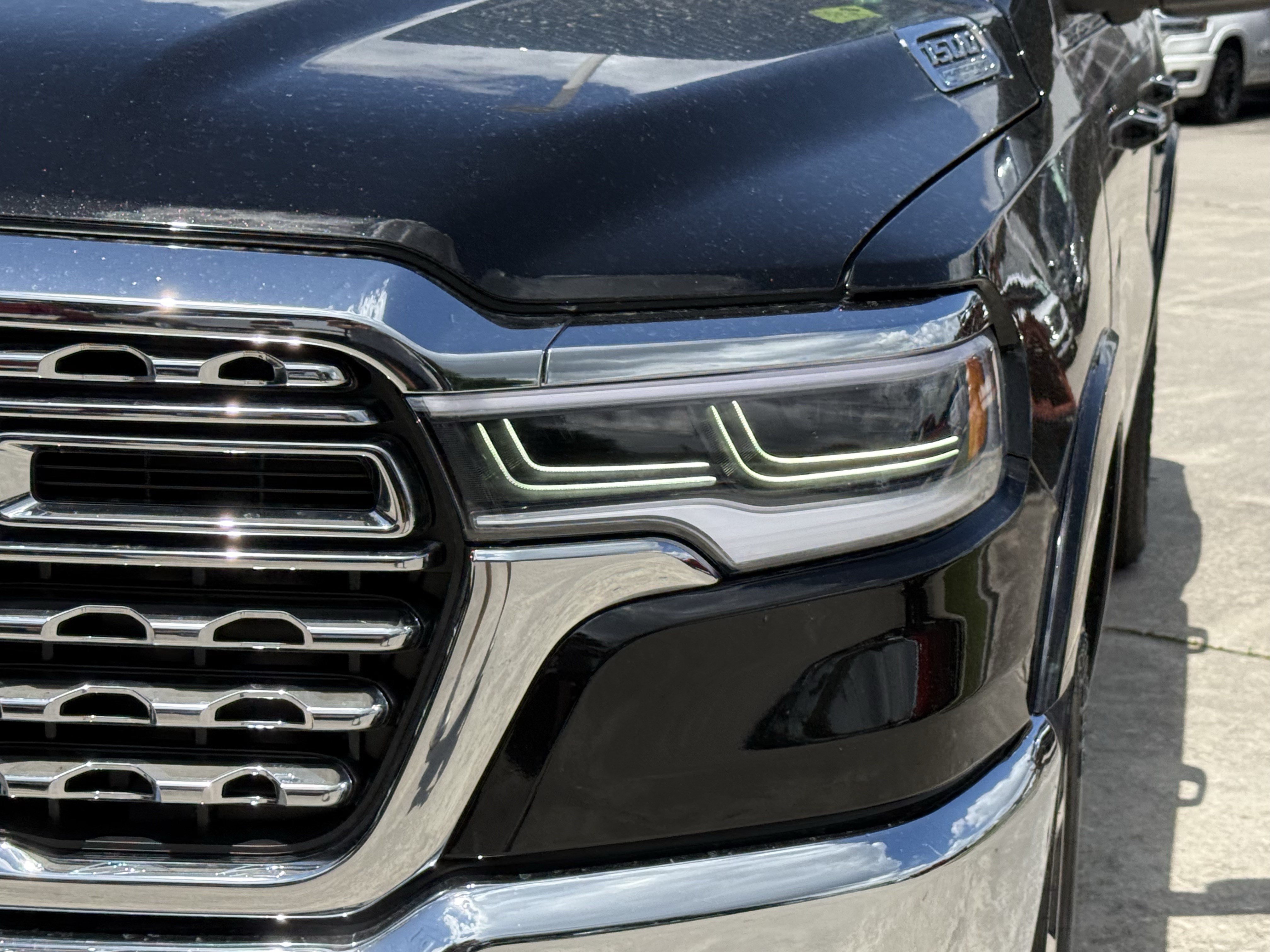 New 2026 Diamond Black Crystal Pearl-Coat Exterior Paint RAM Longhorn image 7