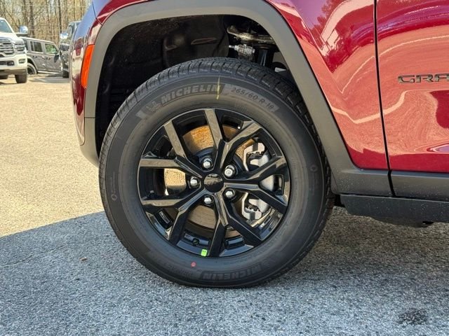 New 2026 Velvet Red Pearl-Coat Exterior Paint Jeep Laredo image 6