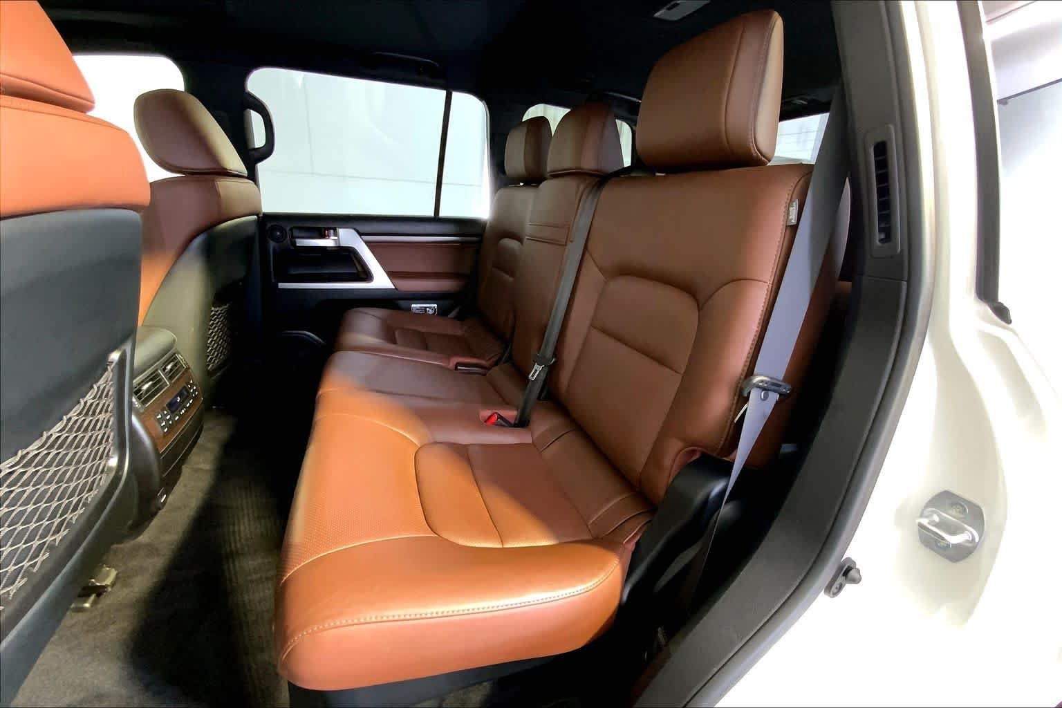 Used 2019 Blizzard Pearl Toyota  image 21