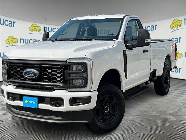 2025 Ford F-350 photo 2