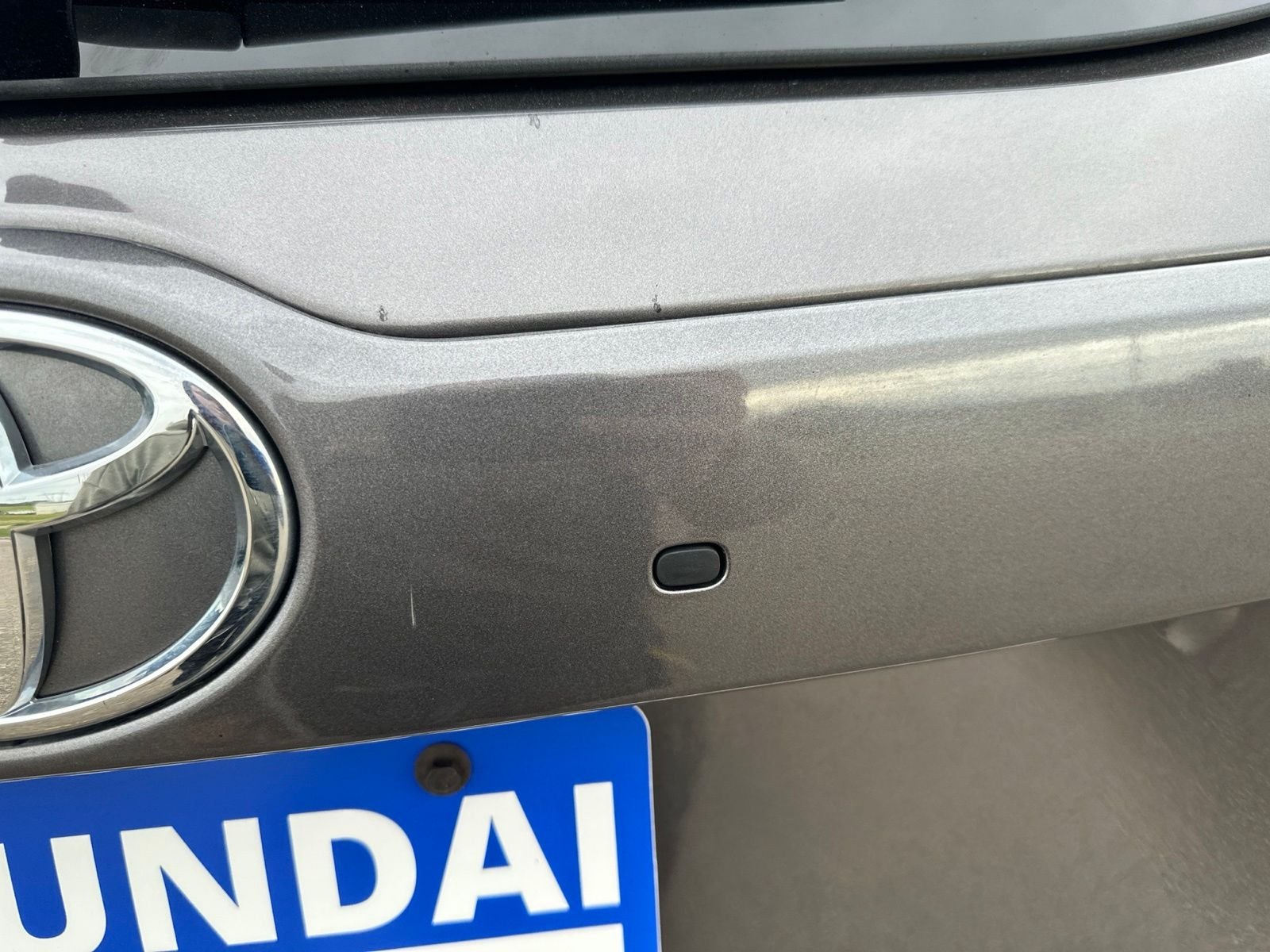 Used 2017  Toyota XLE image 31